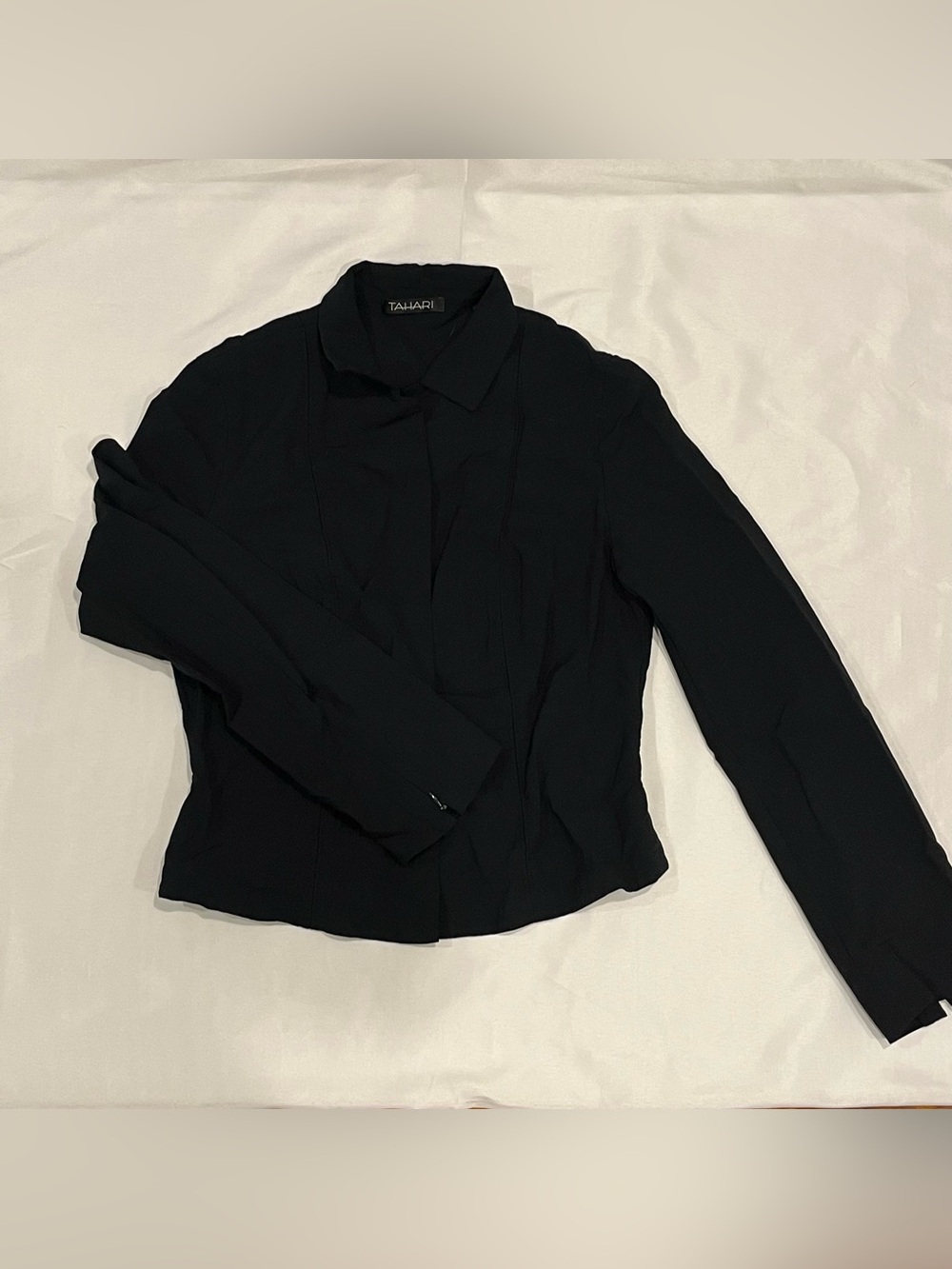 Tahari Black Tailored Women's long sleeve button down